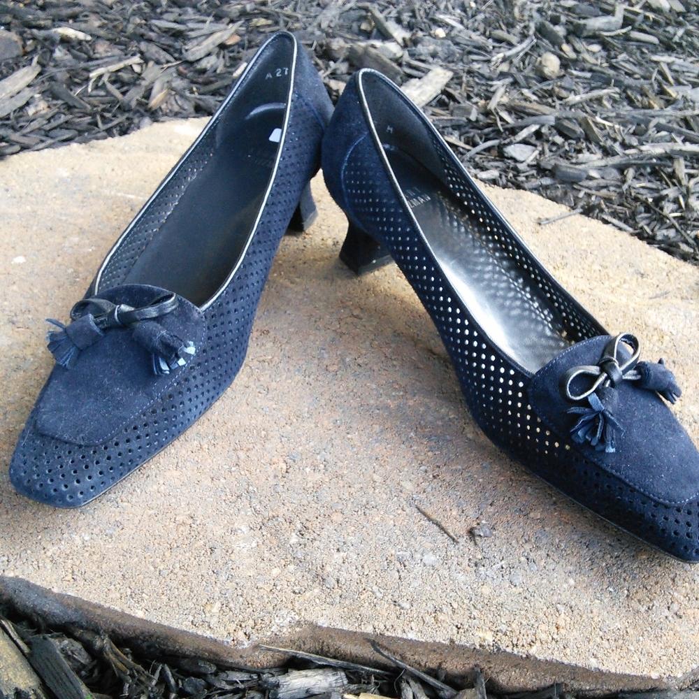 Stewart Weitzman Women’s size 7 M Suede Pumps EUC!